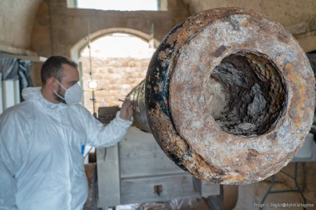 Cartagena Puerto de Culturas pone a punto el cañón del Fuerte de Navidad