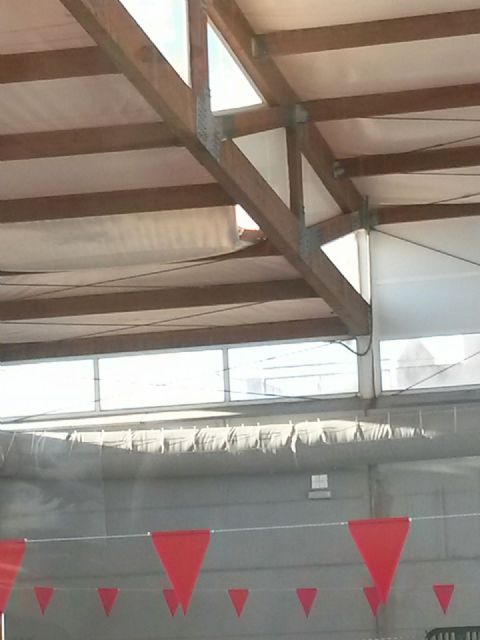 Cs exige el inicio de las obras para reparar la cubierta de la piscina de la Aljorra y que se valore su cierre provisional