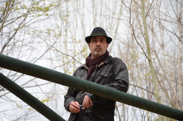 La novela Salvacion nos propone un recorrido poetico y sorprendente por el Camino de la Vera Cruz