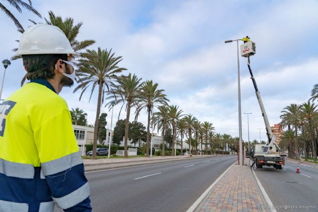 El programa de renovación led avanza en La Manga, Sector Estación y Casas de Cándido