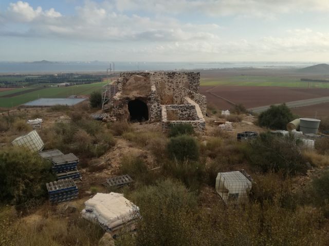 MC solicitará la adhesión del Pleno a su denuncia ante el Gobierno regional por el abandono de residuos de construcción en el cabezo de San Ginés