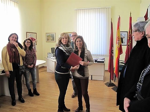 Servicios Sociales entrega subvenciones para luchar contra la exclusion social y para mejorar la accesibilidad a mas de 30 entidades sin animo de lucro