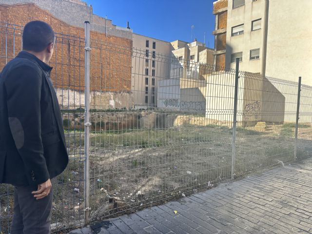 MC insiste en que Arroyo cumpla la Ley y exija la construcción en el centenar de solares del Casco Histórico