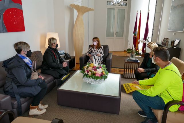 El Gobierno municipal pide que se baje el IVA a las peluquerías