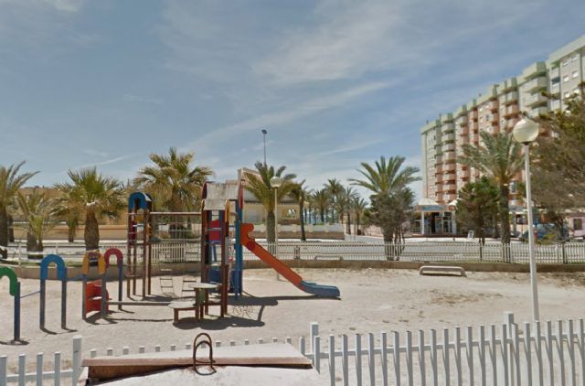 Se inician los trámites para reformar los parques infantiles de Carlos III y Jéssica de La Manga
