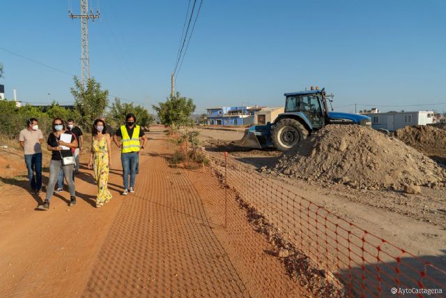 Avanzan a buen ritmo las obras de urbanización de los accesos al futuro colegio de La Aljorra