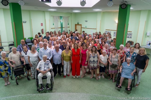 Cartagena activa la red ´Vecino del Barrio´ para combatir la soledad no deseada en las personas mayores