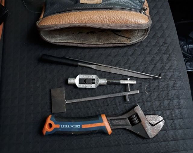 La Policia Local detiene a dos individuos que intentaban robar en el interior de una vivienda en el Paseo Alfonso XIII