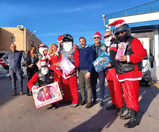 Ricardo Fuentes dona 300 juguetes a niños de Cartagena en situación de vulnerabilidad