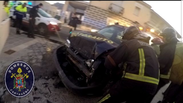 Sofocado un incendio en una vivienda ocupada del Barrio Peral