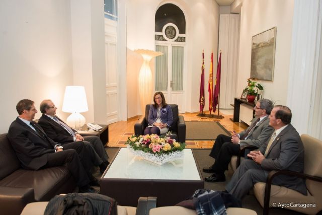 La marraja Mariana Larios Andreu sera la Nazarena Mayor 2018