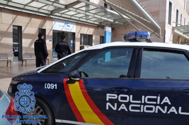 Detenida en el interior de una vivienda una mujer que previamente había sustraído las llaves a su propietario