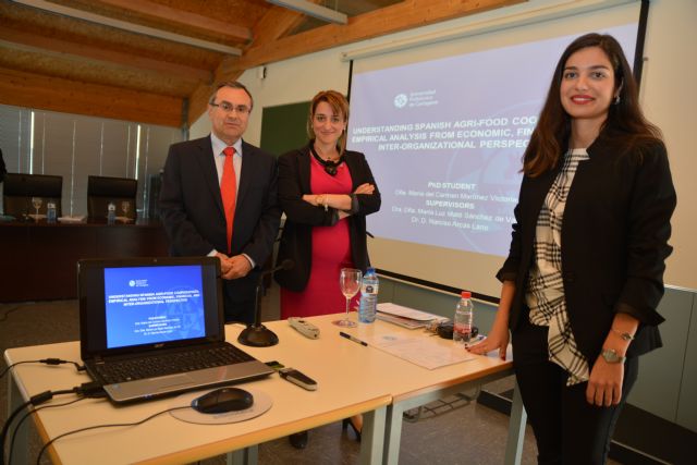 Las cooperativas son tan competitivas como las demás empresas agroalimentarias, según una tesis de la Cátedra Cajamar-UCPT