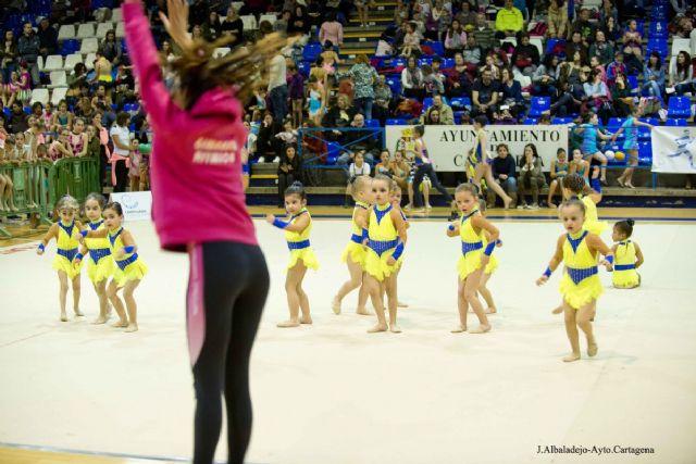 600 gimnastas de entre 3 y 17 años dan cuenta de la buena salud de la Gimnasia Ritmica en Cartagena
