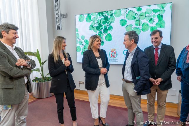 La oficina municipal de rehabilitación que gestionará 2,5 millones en ayudas irá a los barrios con CETENMA