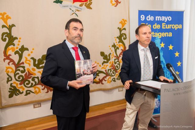 García Conesa también mintió sobre el regalo al alcalde en el acto con el impostor