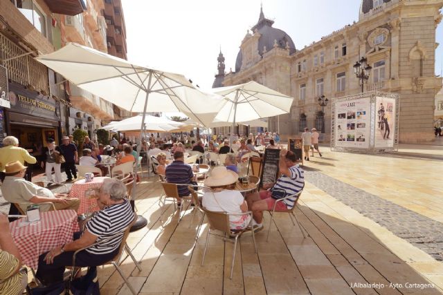 El Gobierno Municipal inicia el proceso para modificar parcialmente la ordenanza de veladores de cara al verano