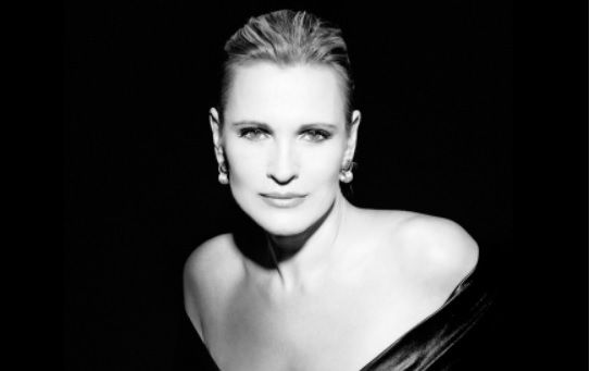 Ainhoa Arteta presenta este viernes La Voz y el Poeta en el Batel