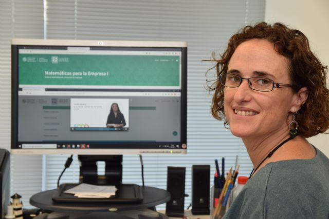 La UPCT crea un glosario de términos de Administración y Dirección de Empresas en lengua de signos