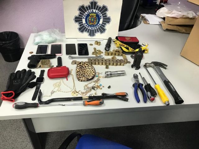 Policía Local detiene a los presuntos autores de un delito de robo y tenencia ilícita de armas