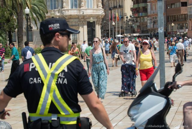 La Policía Local realizará un dispositivo especial de tráfico ante la llegada de cerca de 7.000 cruceristas el próximo miércoles