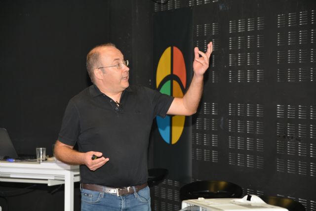 Los vídeos de matemáticas del profesor de la UPCT Juan Medina alcanzan los 50 millones de visitas en Youtube