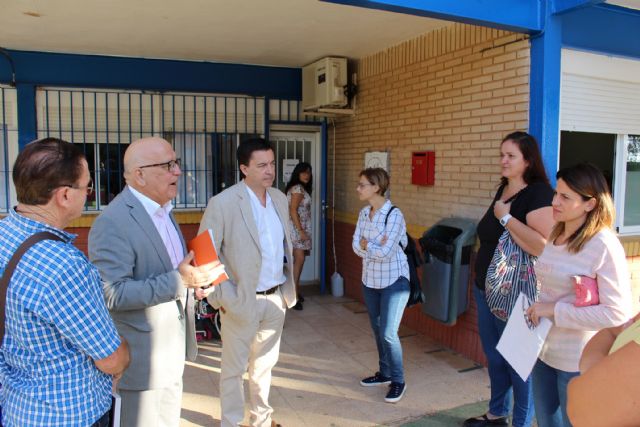 Ciudadanos se reúne con el AMPA para conocer de primera mano las deficiencias en el Colegio San Isidoro de El Algar