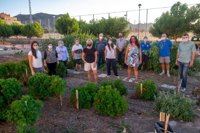 El Ayuntamiento firma un convenio para poner en marcha el primer huerto urbano de iniciativa público-privada