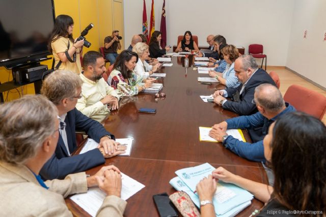 Entidades y particulares se suman al nombramiento del guitarrista Antonio Piñana como Hijo Predilecto de Cartagena