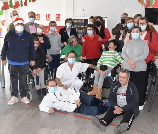 Cartagena por la Caridad visita 'La Resi', un hogar donde residen personas con discapacidad intelectual y/o parálisis cerebral