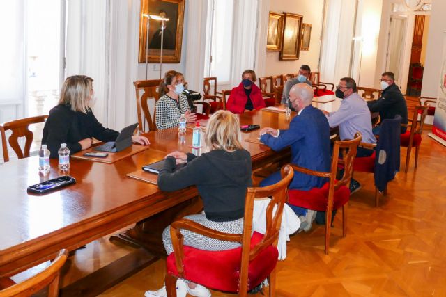 El Pleno de Cartagena apoya a los trabajadores de La Manga Club afectados por el ERE