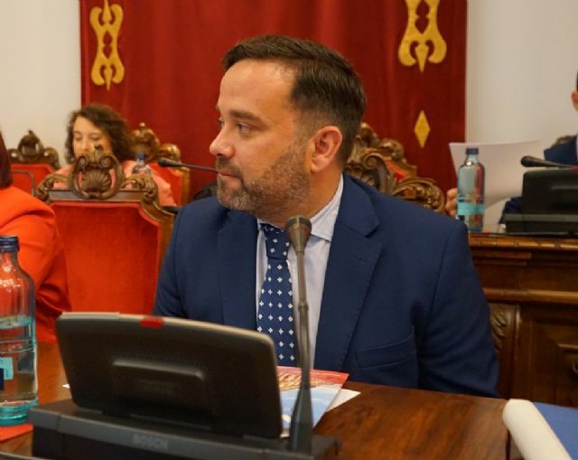 MC cree que Arroyo lastra al sector turístico porque no ha conseguido la conexión ferroviaria y niega una marca propia para promocionar el municipio