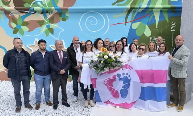 VOX conmemora el Día Internacional de los Derechos del Niño por Nacer con una ofrenda en el Jardín del No Nacido