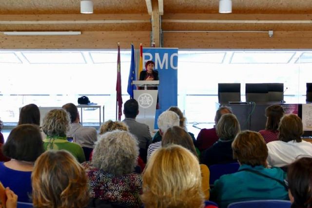 Elia Barceló comparte ´El color del silencio´ en el XI Encuentro de Tertulias de las Bibliotecas Municipales