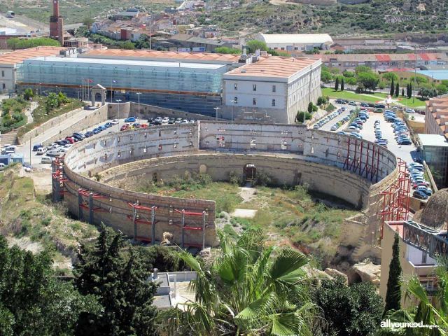 'El ayuntamiento no debe protagonizar temas de calado religioso porque es una institución laica'