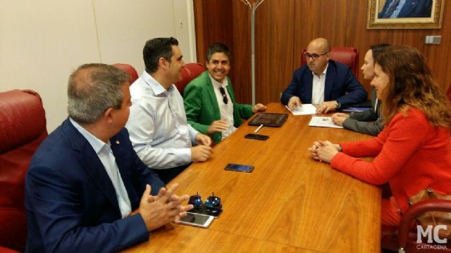 MC Cartagena explica a los empresarios la fórmula para garantizar la conexión del Puerto, el AVE y la ZAL