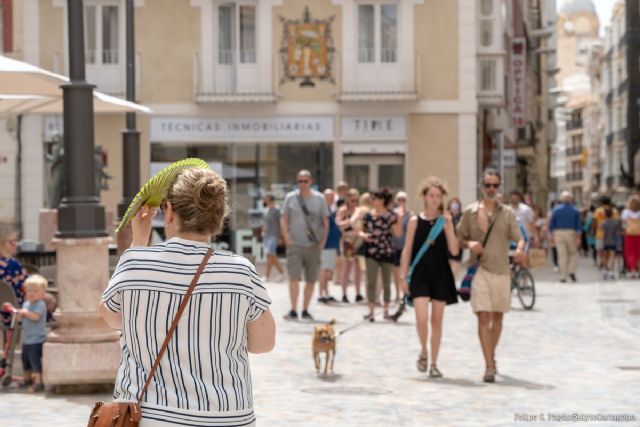 Servicios Sociales mantiene el dispositivo para paliar los efectos de la ola de calor en Cartagena