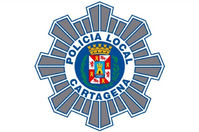 Dos agentes de la policía local de Cartagena salvan a una mujer de asfixia por atragantamiento