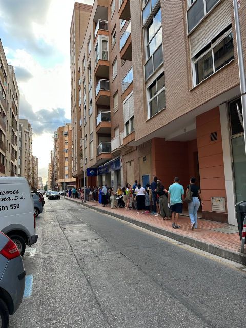 MC denuncia el colapso del Registro Civil: 'Cartagena no merece colas, merece soluciones'