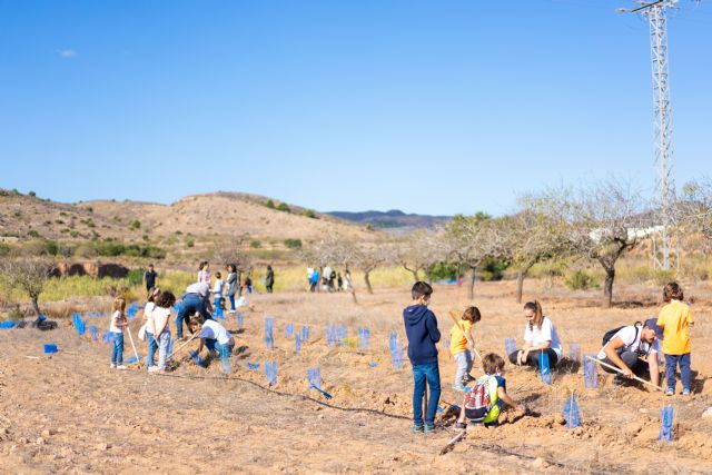 Voluntarios de Repsol y la asociación Creect crean el tercer banco de semillas de Cartagena