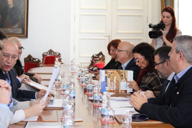 Padín: 'sólo desde el acuerdo lograremos marcar la diferencia y fortalecer la posición de Cartagena en la Comunidad'