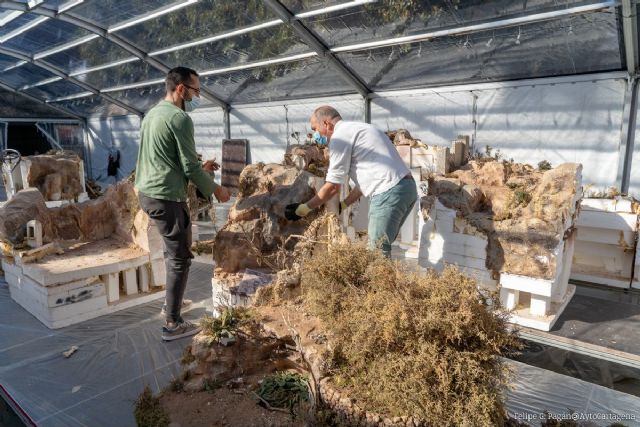 Comienza la instalación del tradicional Belén municipal en la Plaza San Francisco