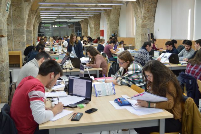 La UPCT abre su biblioteca principal y mantiene servicios mínimos durante Navidad