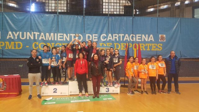 La Concejalia de Deportes reunio a 300 alevines en Jugando al Atletismo