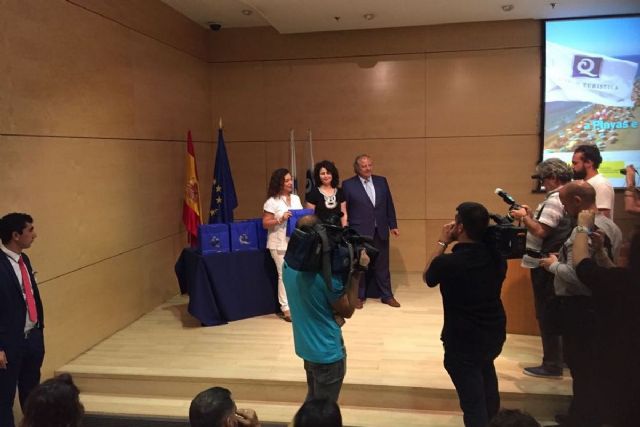 Doce playas de Cartagena reciben la bandera Q de Calidad Turistica