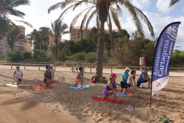 Aquagym, yoga, pilates y entrenamiento funcional gratuito este verano en las playas de Cartagena