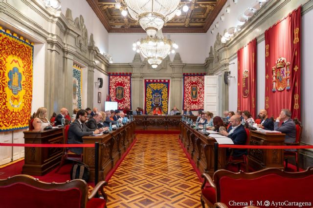 El pleno del Ayuntamiento de Cartagena se une en una declaración institucional por el acuerdo laboral en Navantia