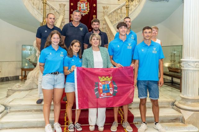 El éxito del atletismo cartagenero coincide con el comienzo de las obras de la pista municipal