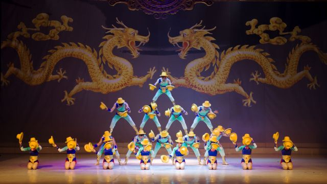 El Gran Circo Acrobático de China pone en escena en El Batel a una treintena de artistas