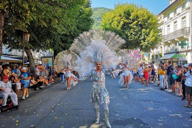 La Comparsa Salgueiro promociona el Carnaval cartagenero en Francia